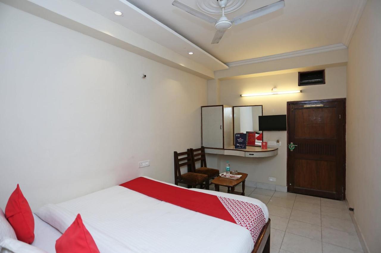 Oyo 4956 Hotel Maharaja Palace Kánpur Exteriér fotografie