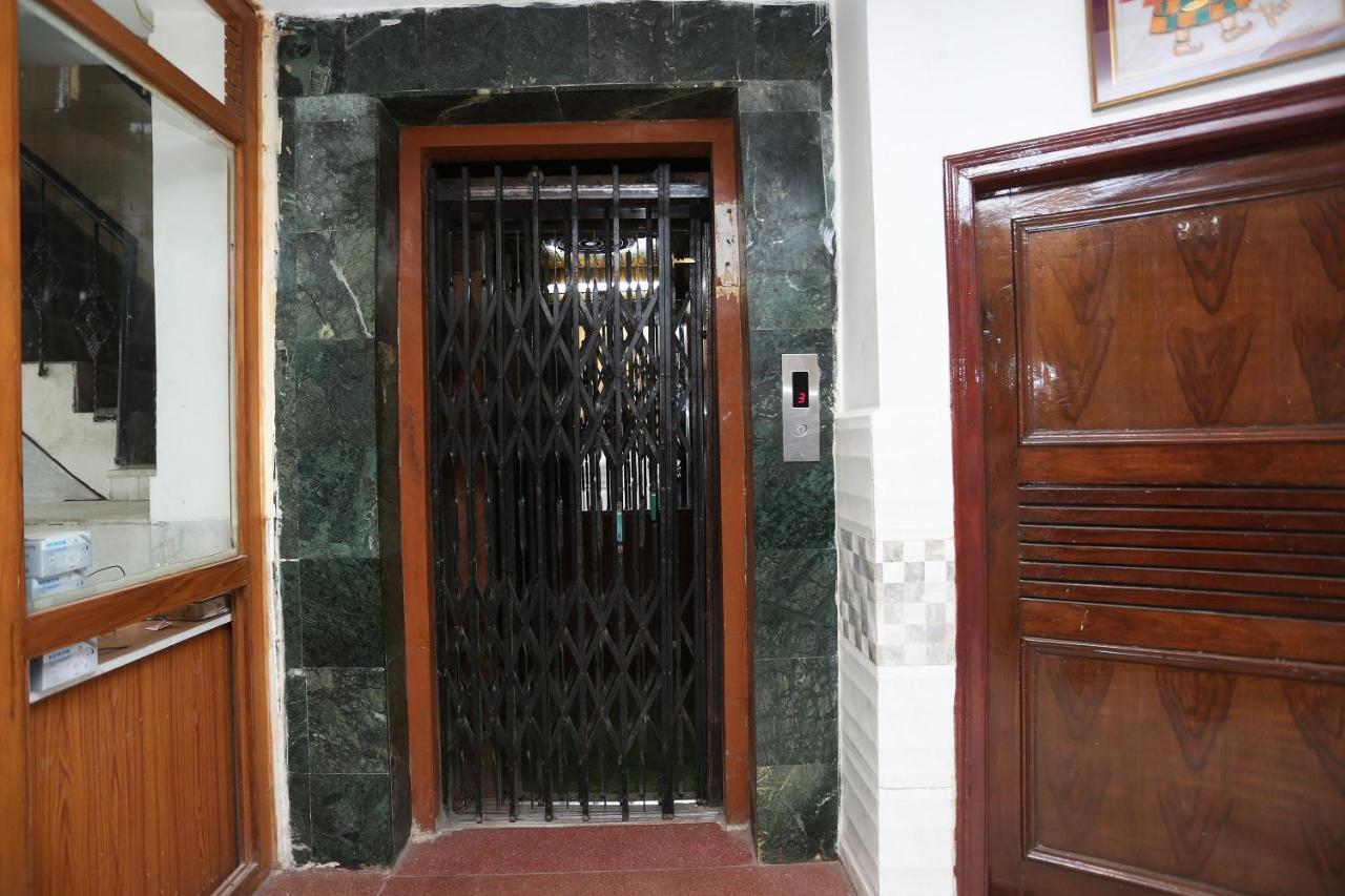 Oyo 4956 Hotel Maharaja Palace Kánpur Exteriér fotografie