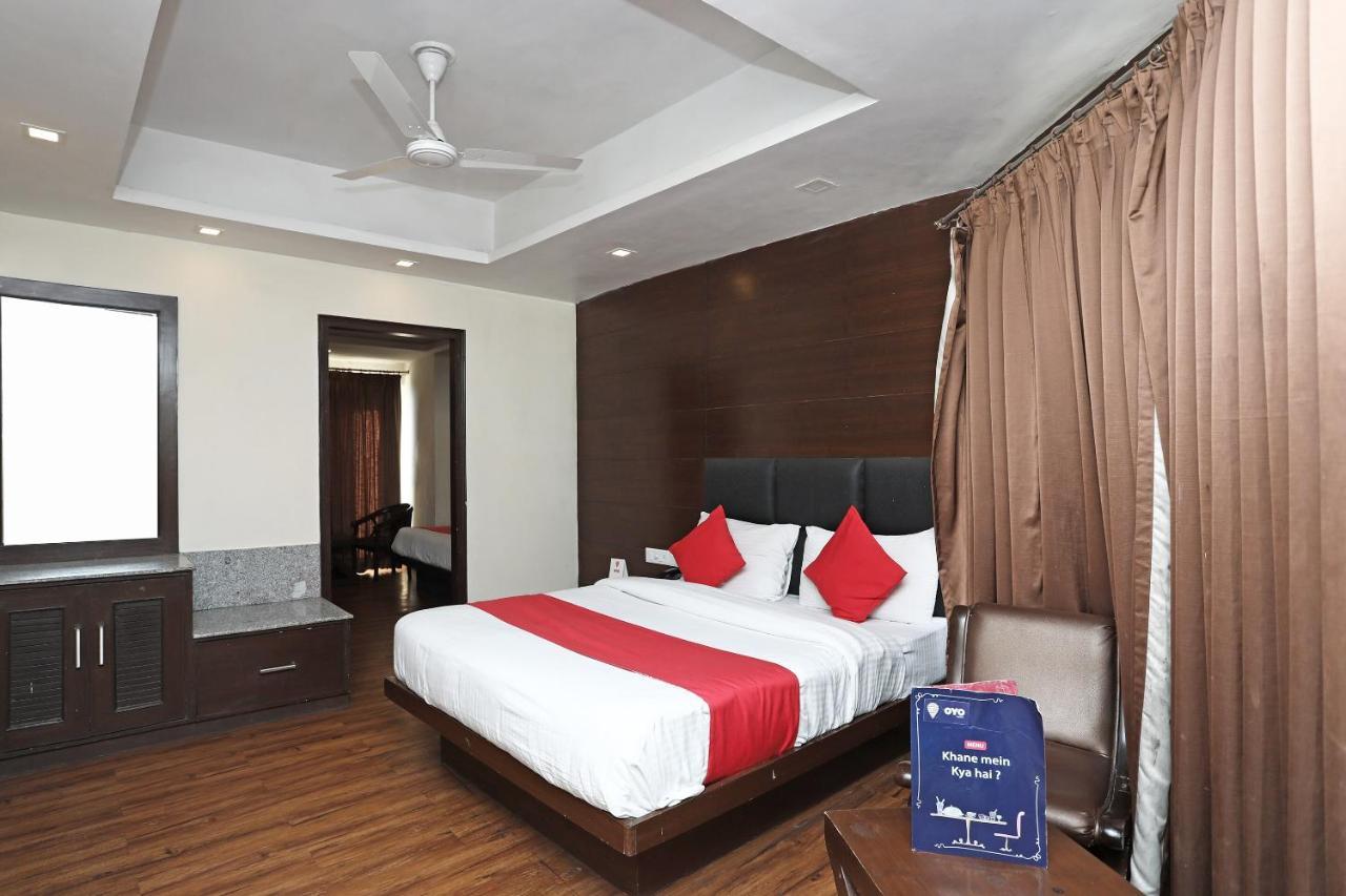 Oyo 4956 Hotel Maharaja Palace Kánpur Exteriér fotografie