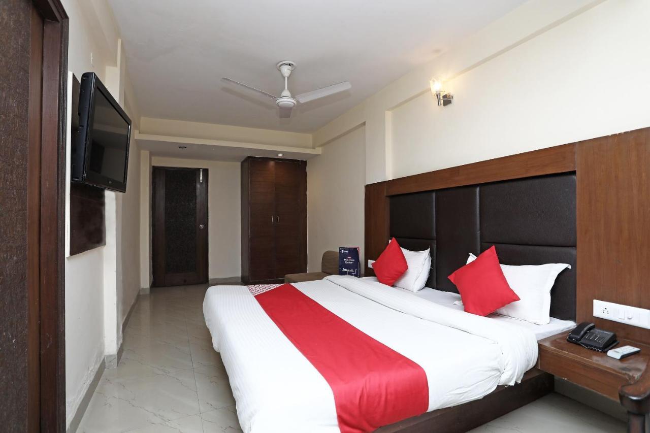Oyo 4956 Hotel Maharaja Palace Kánpur Exteriér fotografie