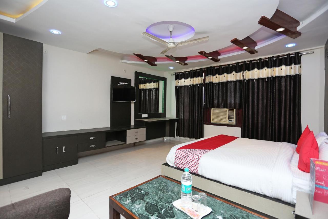 Oyo 4956 Hotel Maharaja Palace Kánpur Exteriér fotografie